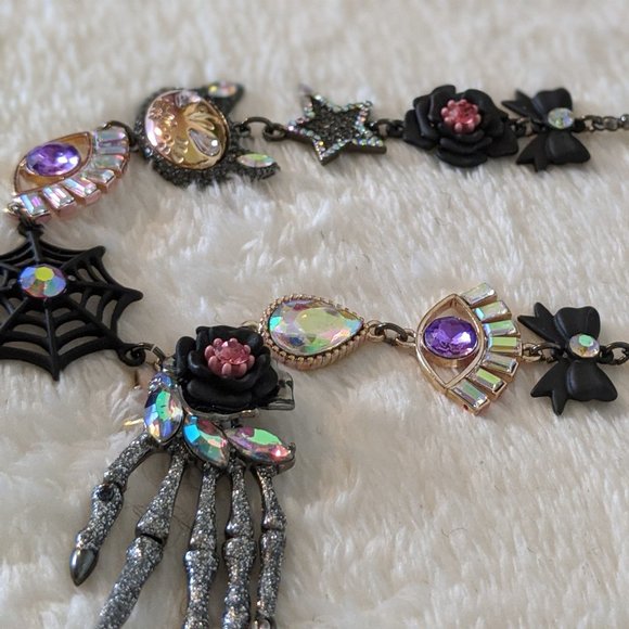 NWT Betsey Johnson Hand Halloween Necklace … - Picture 4 of 7